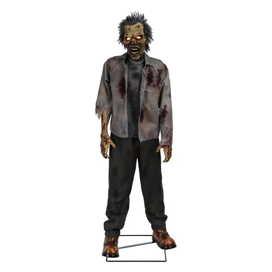 Bramblehook 6 ft Zombie Animatronic, closer in