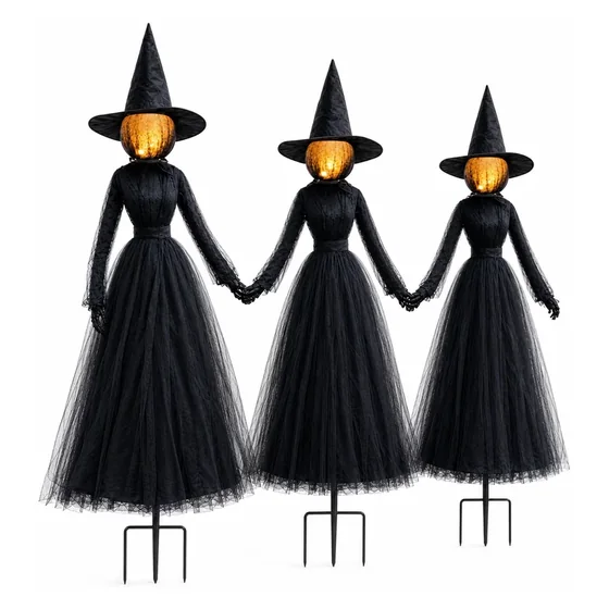 Bramblehook 6 ft Witch Animatronic, closer in